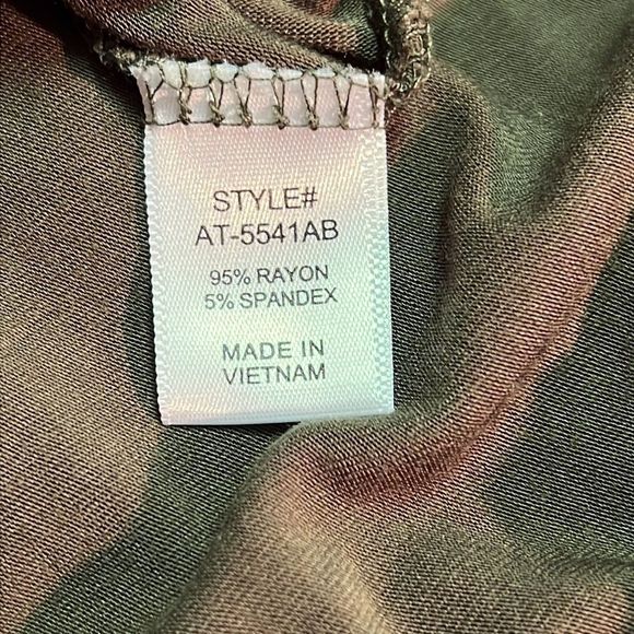 Short Sleeve Top - Picture 12 of 12